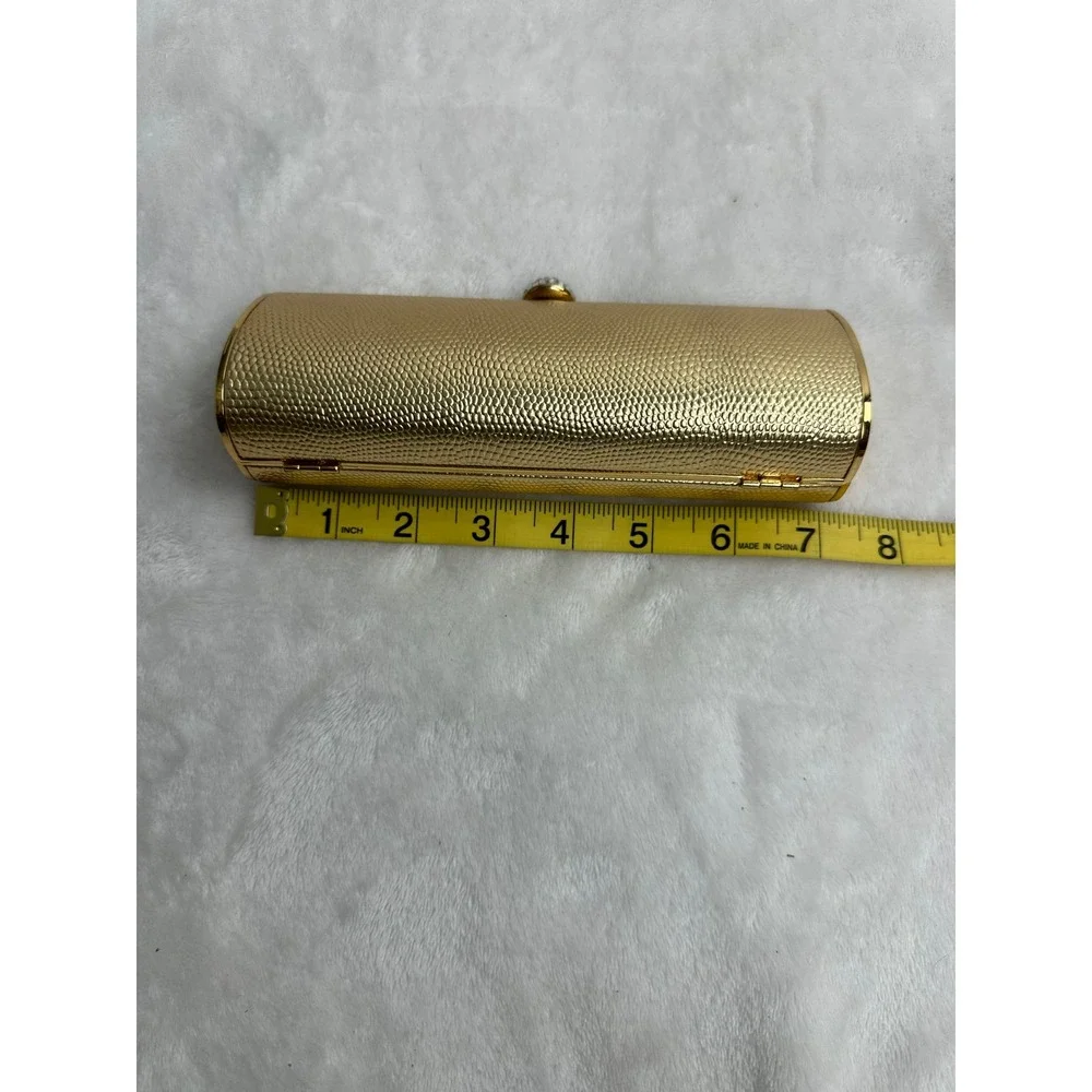 Unbranded gold tone